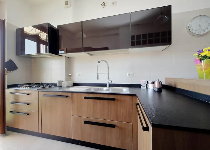 Stazione Trastevere 3br Flat By Flatinrome