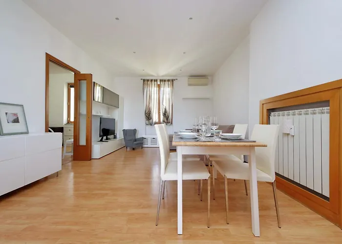 Stazione Trastevere 3br Flat By Flatinrome * Rom