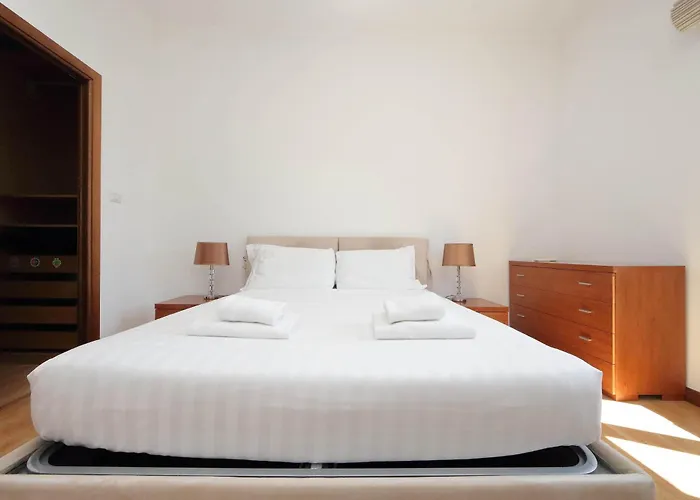 Apartment Stazione Trastevere 3br Flat By Flatinrome