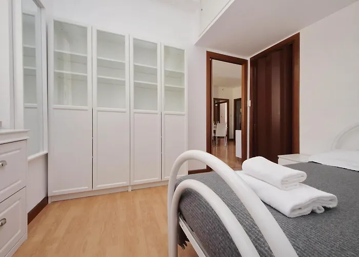 Apartment Stazione Trastevere 3br Flat By Flatinrome