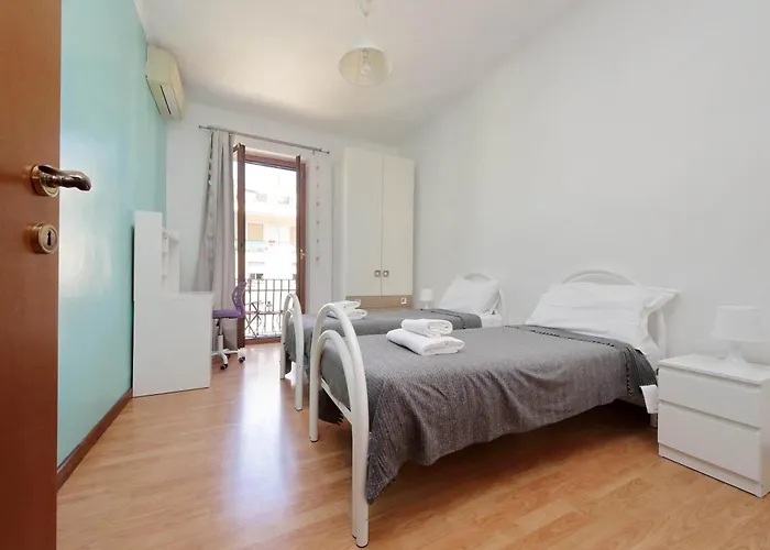 Stazione Trastevere 3br Flat By Flatinrome *