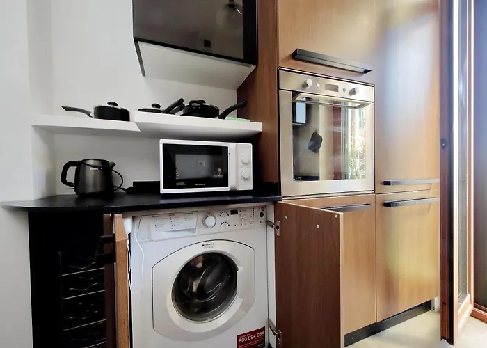Stazione Trastevere 3br Flat By Flatinrome Apartment